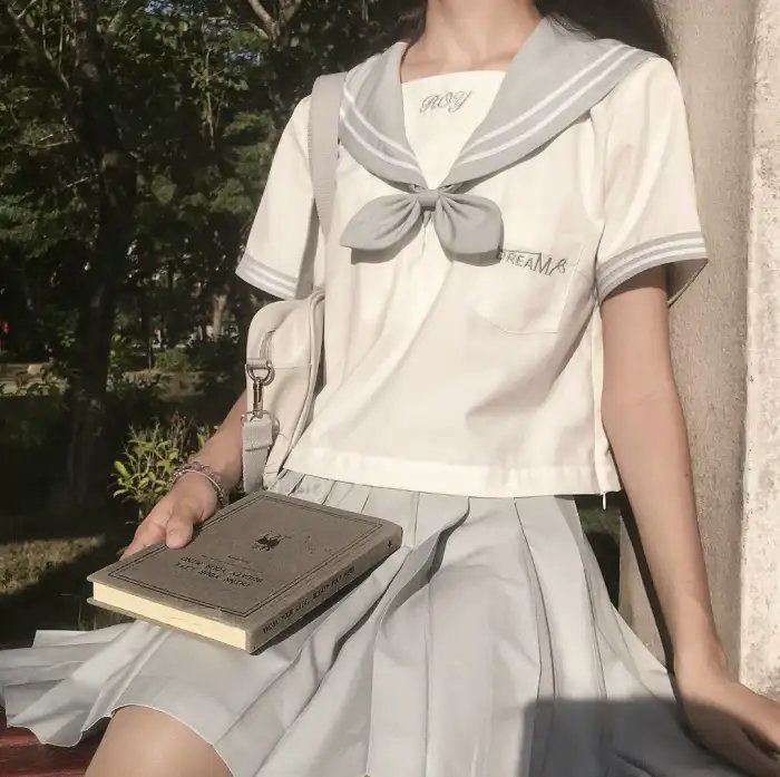 安妮回忆录封面