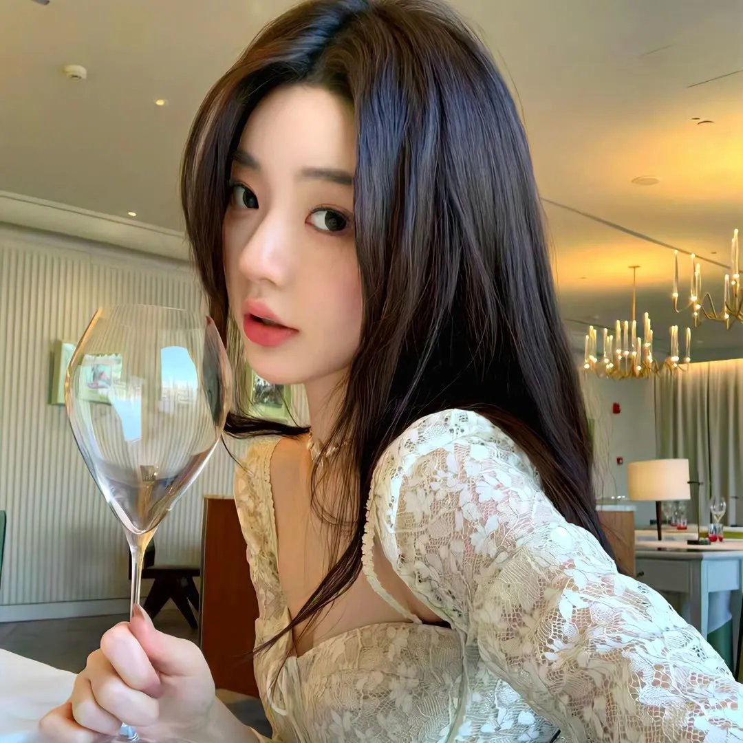 九顶假发的女孩封面